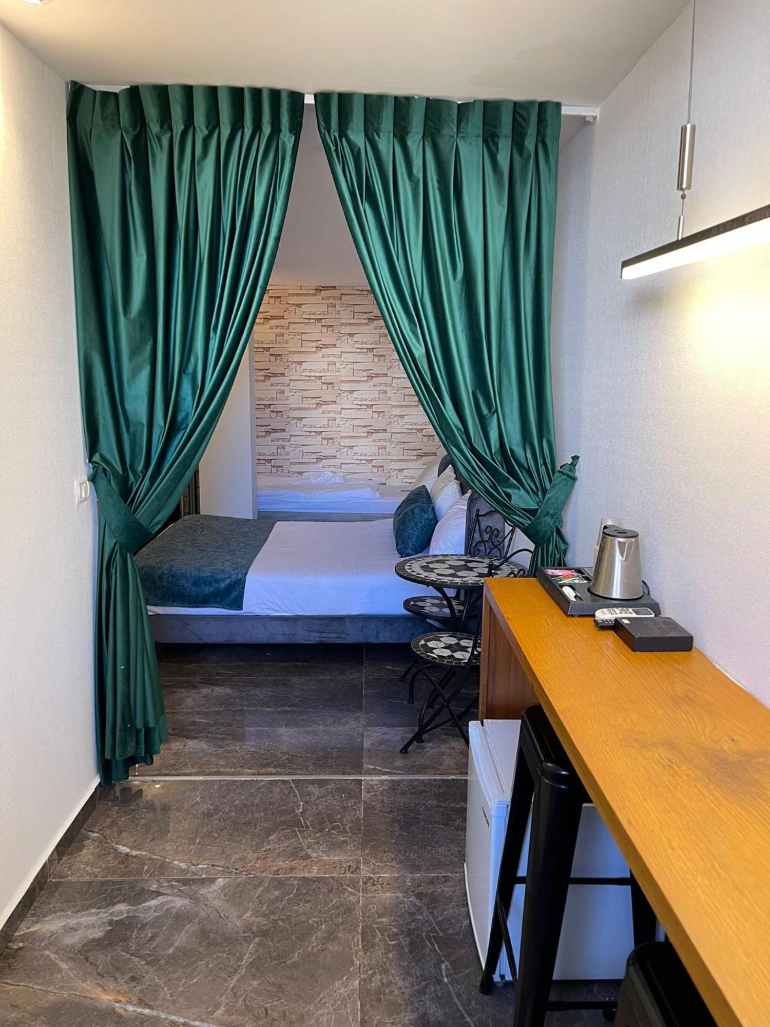 Lago Suites Hotel Jérusalem Extérieur photo
