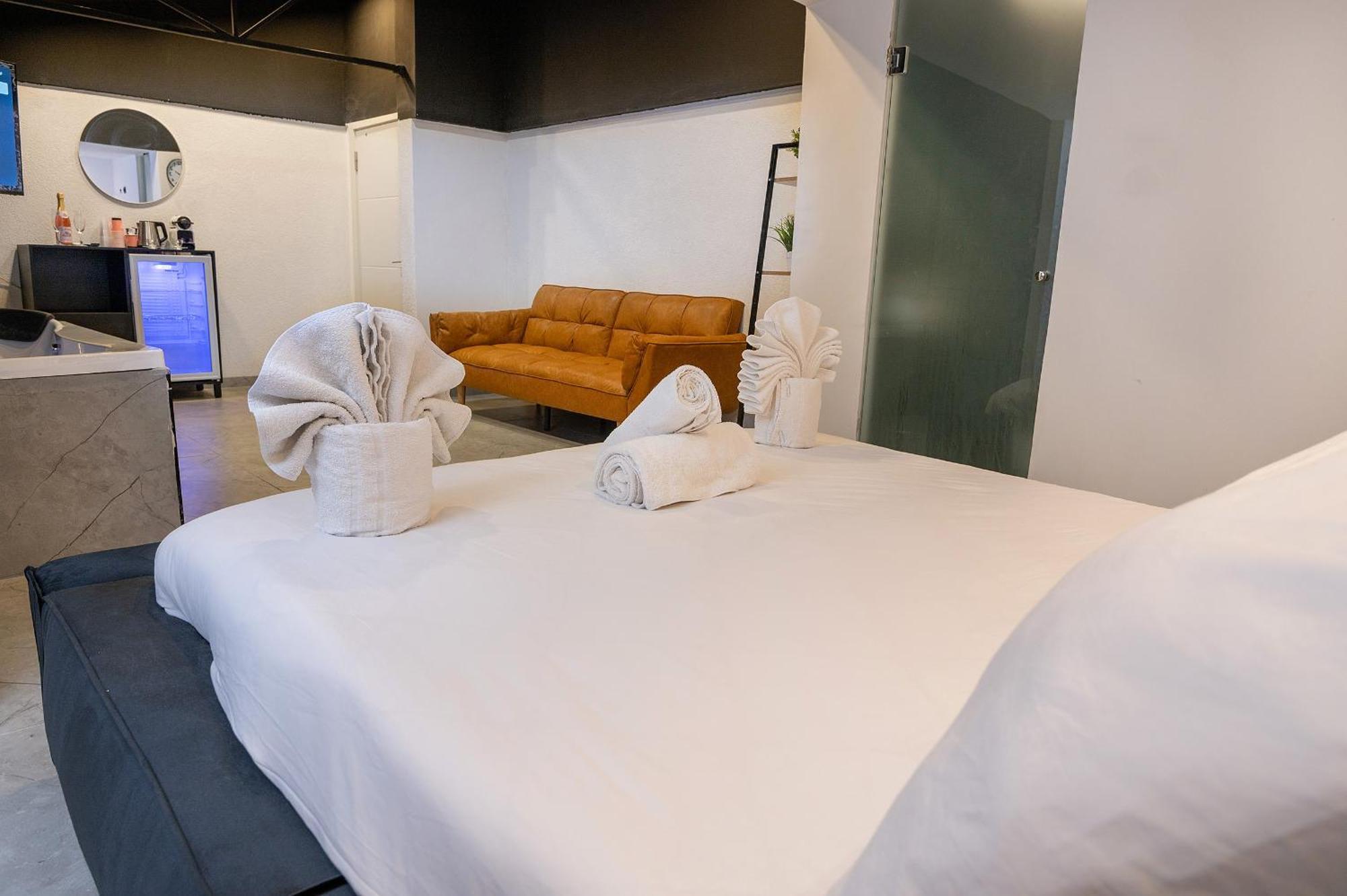 Lago Suites Hotel Jérusalem Extérieur photo