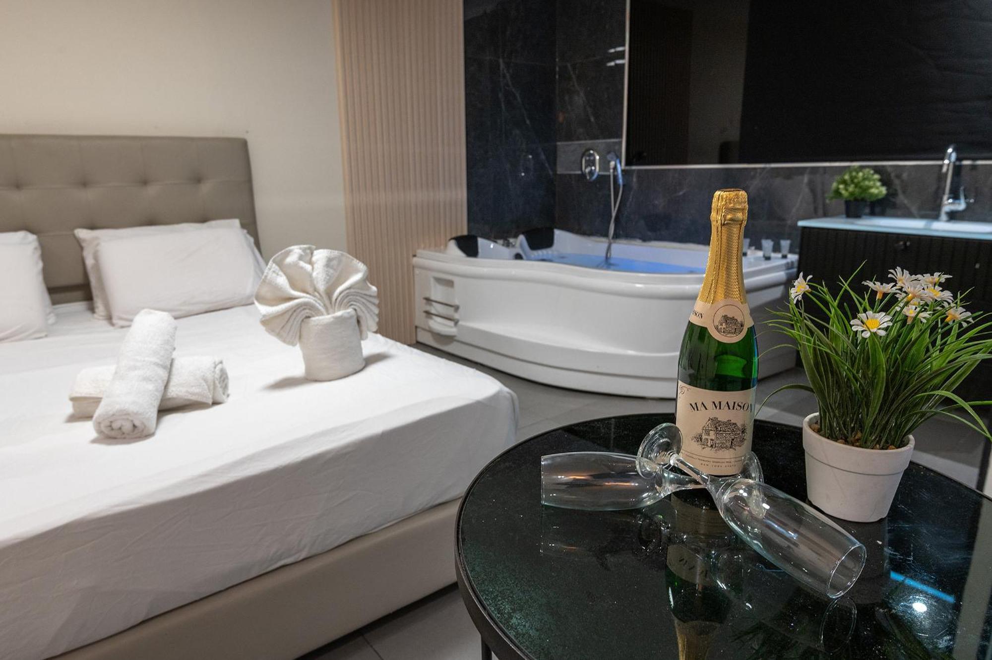 Lago Suites Hotel Jérusalem Extérieur photo