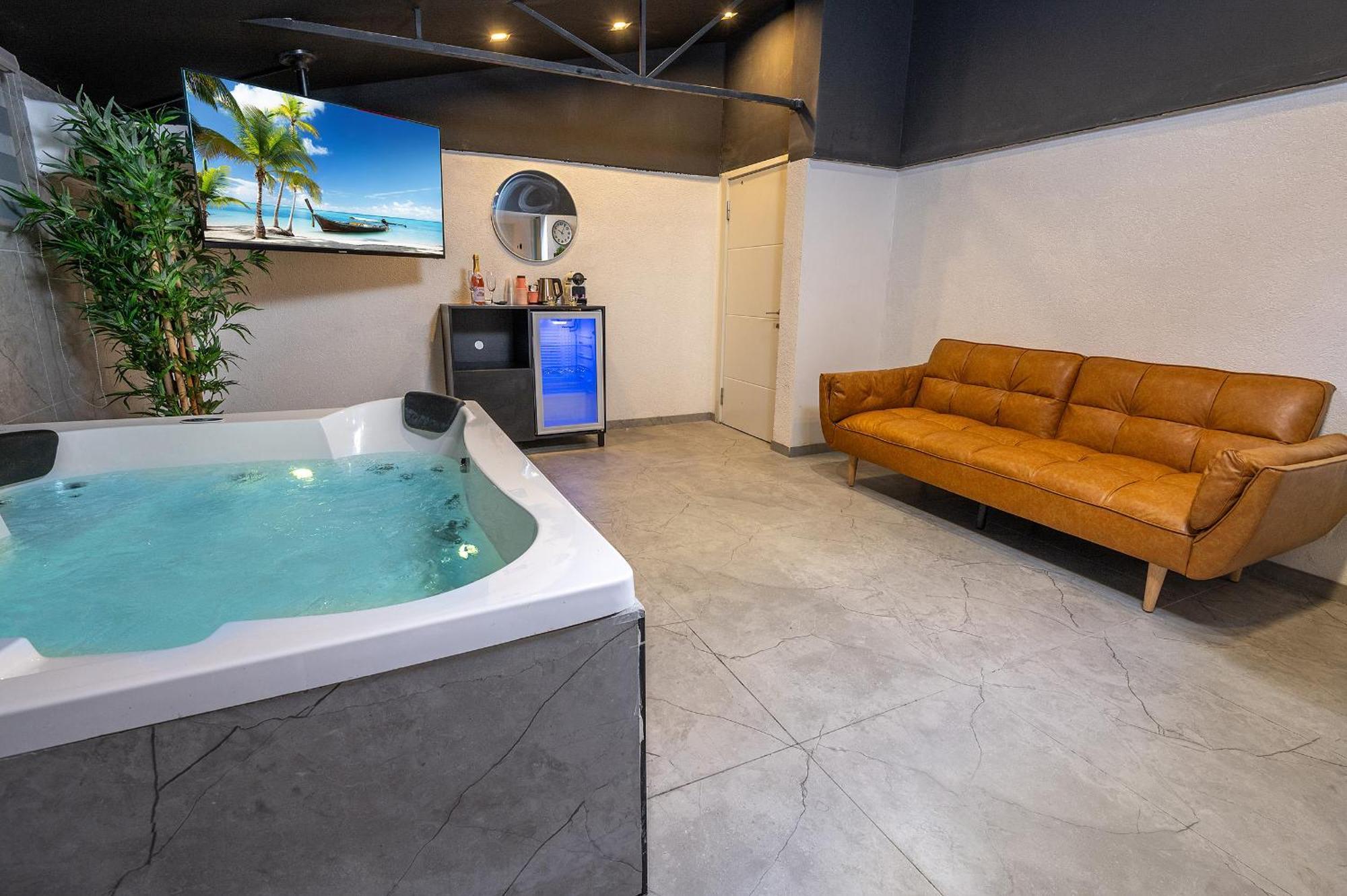 Lago Suites Hotel Jérusalem Extérieur photo