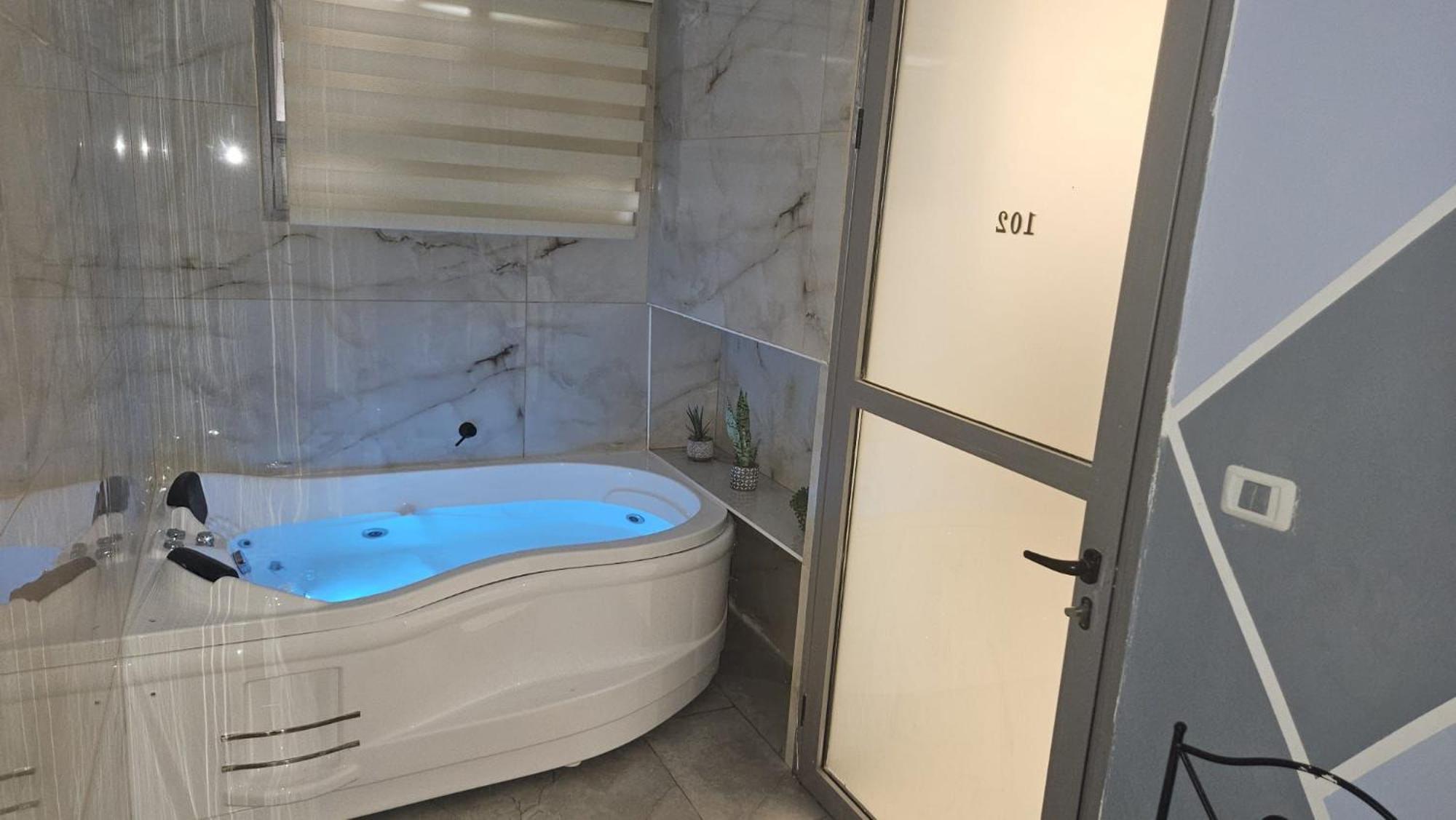 Lago Suites Hotel Jérusalem Extérieur photo